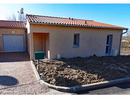 aguts maison de village