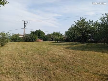 terrain plat 1200m2 à puylaurens