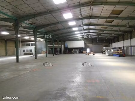 local industriel 2 350 m²