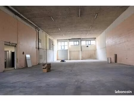 local 322 m² épinay-sur-seine