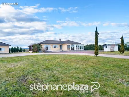 villa 5 pièces 140 m²