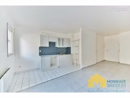 studio 1 pièce 31 m²