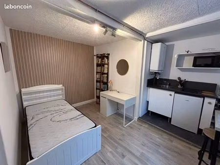 studio meublé avec terrasse