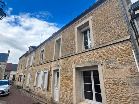 maison de charme en pierre au cœur de bernières – jardin clos & dépendances