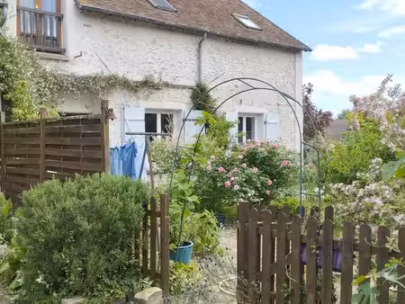 maison en pierre à 10 min à pied de la gare