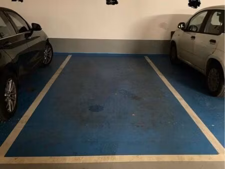 place de parking sécurisée - paul vaillant couturier