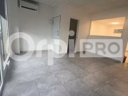 local commercial 63 m²