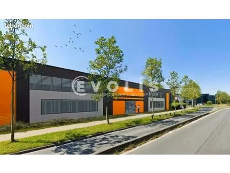 local commercial 1 765 m²