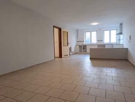 appart 1 ch + 1 bureau centre de bertrix