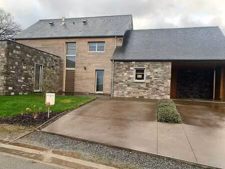 a louer maison (2017) à chéoux  très bien isolée.