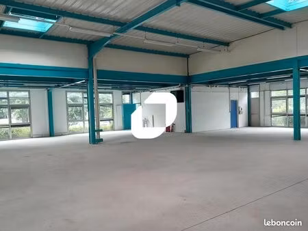local d'activité 458 m²