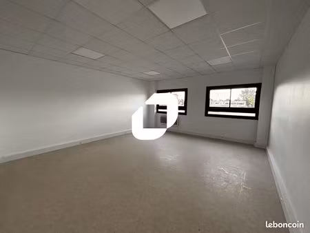 bureaux 111 m²