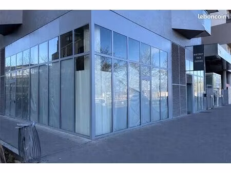 boutique 120 m² st ouen