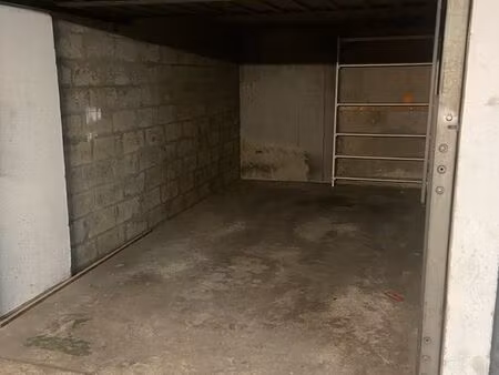 parking 12 9m2 bois-colombes