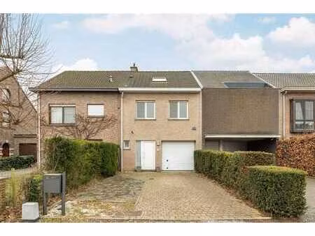 gezellige woning met garage en vrij zicht achteraan