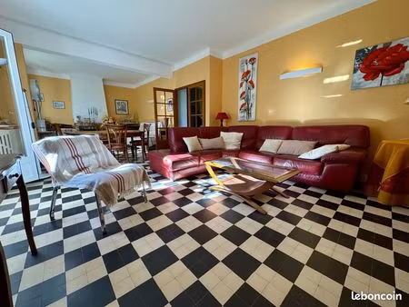 propriété 11 pièces 241 m²