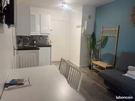 studio à louer à l'année à ste maxime