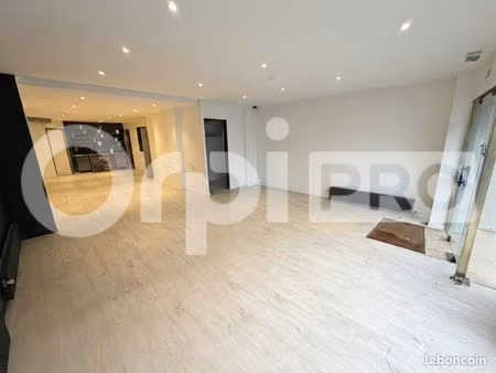 local commercial 105 m²