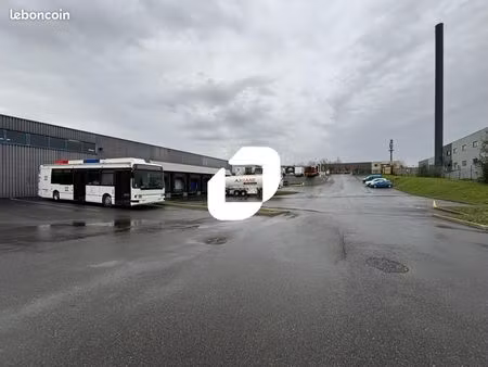 local d'activité 2 750 m²