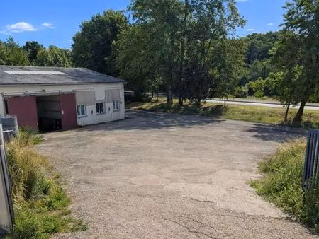 local d'activités indépendant de 280 m² terrain 1490 m²