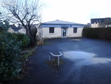 batiment de bureaux et garage