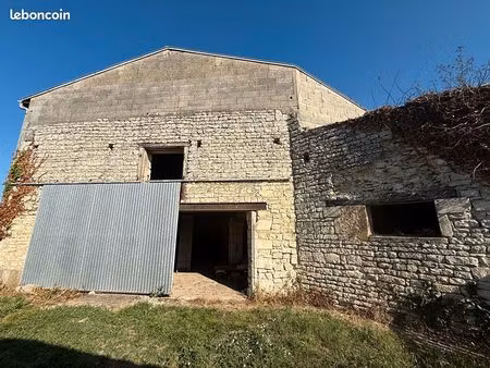 bâtiment 75 m² surgeres