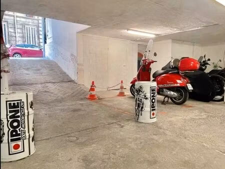 opportunite parkings plateau indépendant 16 places moto + 2 caves / forte rentabilité / va