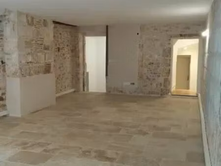 local commercial à louer en excellent état