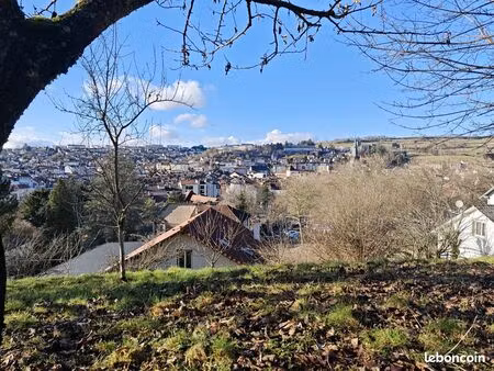 rare à aurillac – terrain constructible d’environ 1 300 m² avec vue imprenable sur la vill