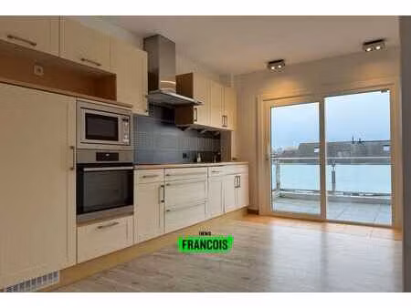 appartement spacieux et lumineux au rez-de-chaussée avec gr…