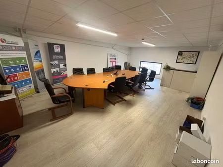 location bureaux + dépôt périgny