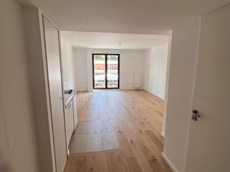 magnifique studio neuf à louer sur chaville - disponible immédiatement