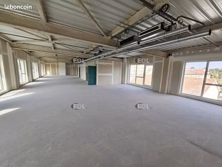 bureaux 281 m²