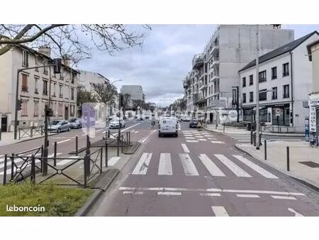 local commercial 56 m²