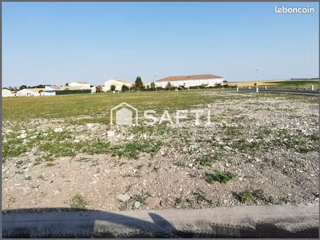 terrain 674 m² medis