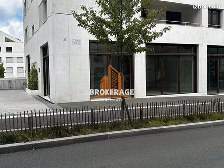 local commercial 113 m²