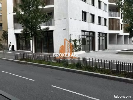 local commercial 143 m² châtenay-malabry