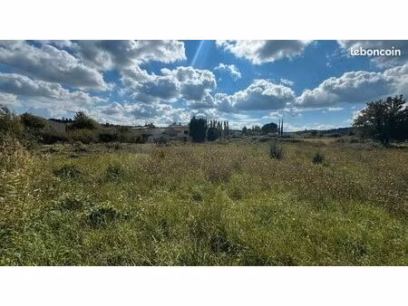 terrain 3 900 m² rians