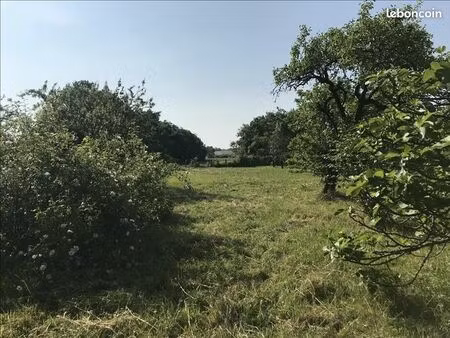 terrain 1 322 m² verdille