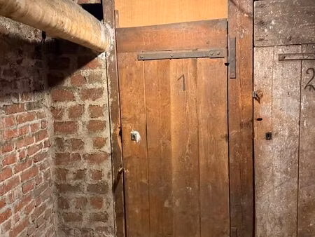 cave rue chevreul suresnes facile d'accès et saine. +/-5m2