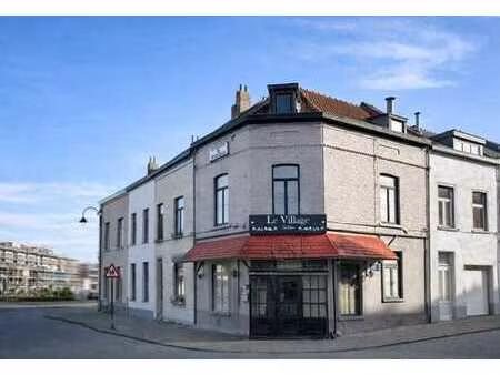 maison de commerce avec restaurant