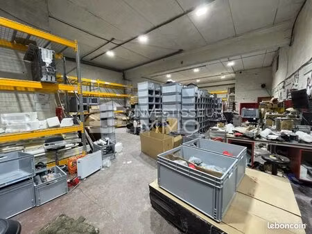 local industriel 215 m²