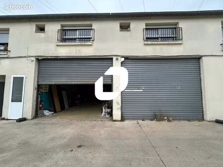 local industriel 226 m²