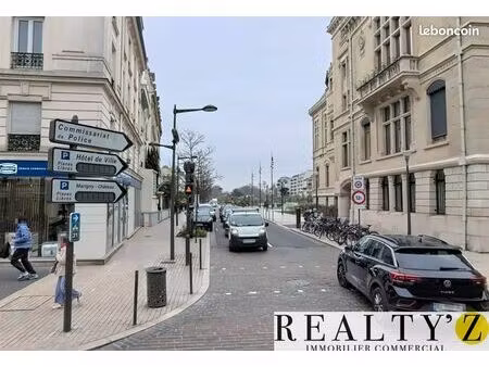 local commercial 52 m²