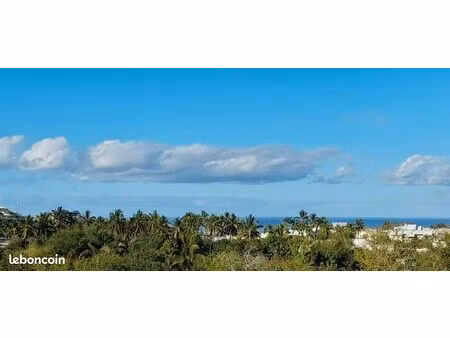 centre ville st gilles vue mer et 2 chambres