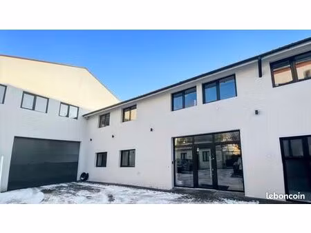 local d'activité 1 140 m²