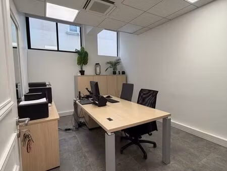 local commercial de 135m2 refait à neuf