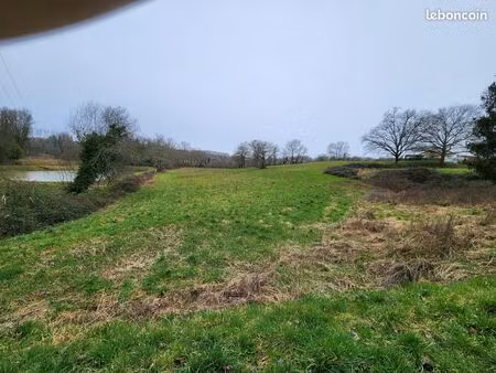 terrain à vendre – surface totale 12 247 m²