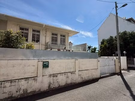 à vendre – maison f7 – centre-ville de saint-denis