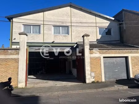 local d'activité 1 000 m²